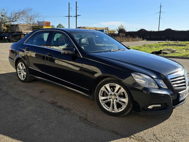 Чорний Мерседес 200, об'ємом двигуна 2.1 л та пробігом 309 тис. км за 9900 $, фото 1 на Automoto.ua