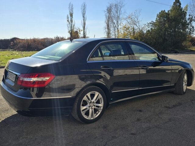 Чорний Мерседес 200, об'ємом двигуна 2.1 л та пробігом 309 тис. км за 9900 $, фото 4 на Automoto.ua