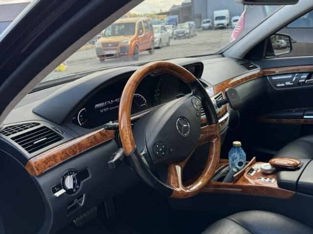 Черный Мерседес 200, объемом двигателя 5.5 л и пробегом 190 тыс. км за 23000 $, фото 7 на Automoto.ua