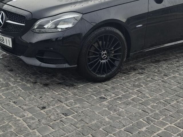 Черный Мерседес 200, объемом двигателя 0 л и пробегом 200 тыс. км за 11500 $, фото 1 на Automoto.ua