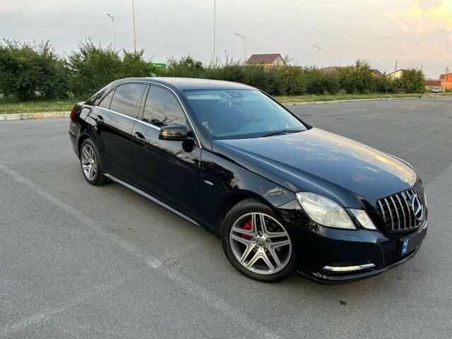 Черный Мерседес 200, объемом двигателя 1.8 л и пробегом 230 тыс. км за 13700 $, фото 11 на Automoto.ua