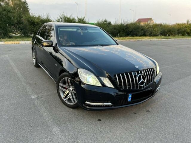 Черный Мерседес 200, объемом двигателя 1.8 л и пробегом 230 тыс. км за 13700 $, фото 2 на Automoto.ua