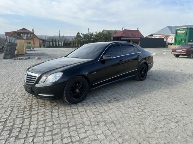 Черный Мерседес 200, объемом двигателя 2.2 л и пробегом 267 тыс. км за 14005 $, фото 1 на Automoto.ua