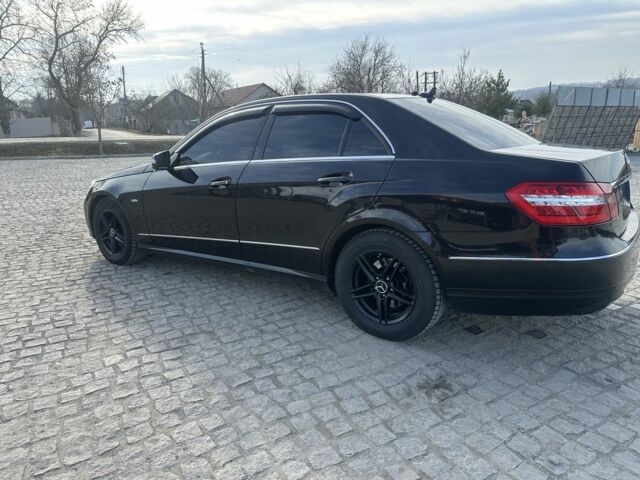 Черный Мерседес 200, объемом двигателя 2.2 л и пробегом 267 тыс. км за 14005 $, фото 4 на Automoto.ua