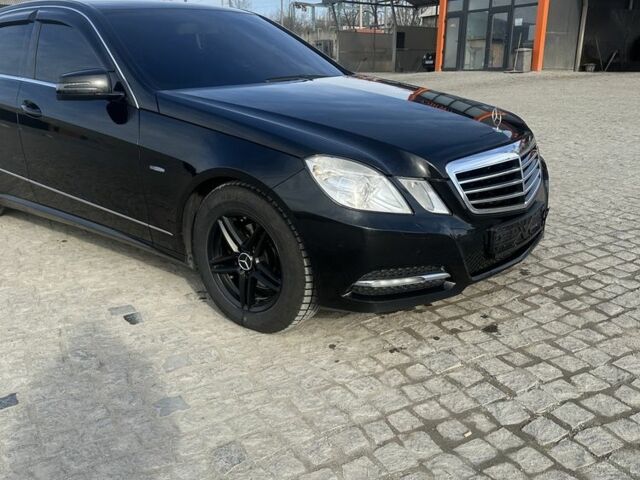 Черный Мерседес 200, объемом двигателя 2.2 л и пробегом 267 тыс. км за 14005 $, фото 3 на Automoto.ua