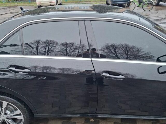 Чорний Мерседес 200, об'ємом двигуна 2.2 л та пробігом 247 тис. км за 16000 $, фото 5 на Automoto.ua