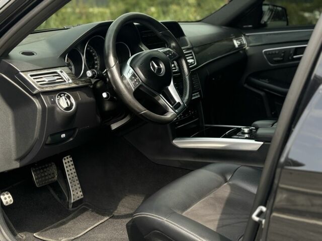 Черный Мерседес 200, объемом двигателя 2.2 л и пробегом 205 тыс. км за 14700 $, фото 6 на Automoto.ua