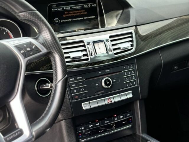 Черный Мерседес 200, объемом двигателя 2.2 л и пробегом 205 тыс. км за 14700 $, фото 7 на Automoto.ua