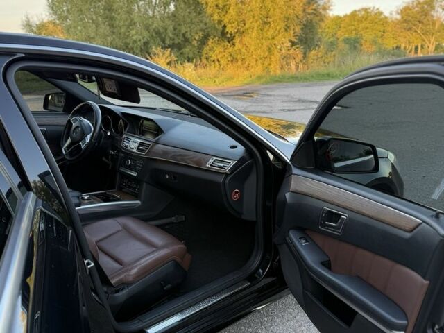 Черный Мерседес 200, объемом двигателя 2 л и пробегом 195 тыс. км за 13200 $, фото 3 на Automoto.ua