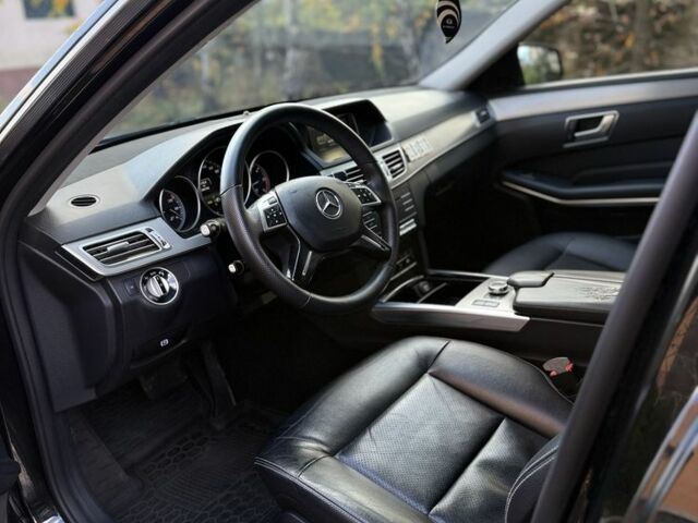 Чорний Мерседес 200, об'ємом двигуна 2.1 л та пробігом 210 тис. км за 15809 $, фото 13 на Automoto.ua