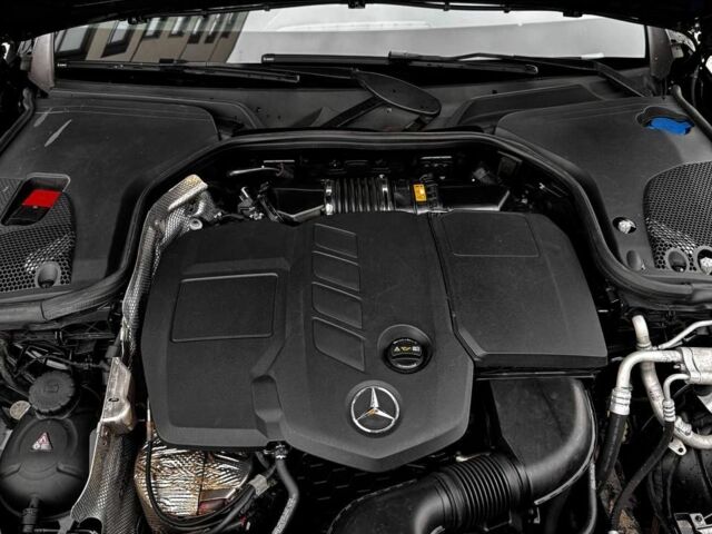 Чорний Мерседес 200, об'ємом двигуна 2 л та пробігом 405 тис. км за 22800 $, фото 6 на Automoto.ua