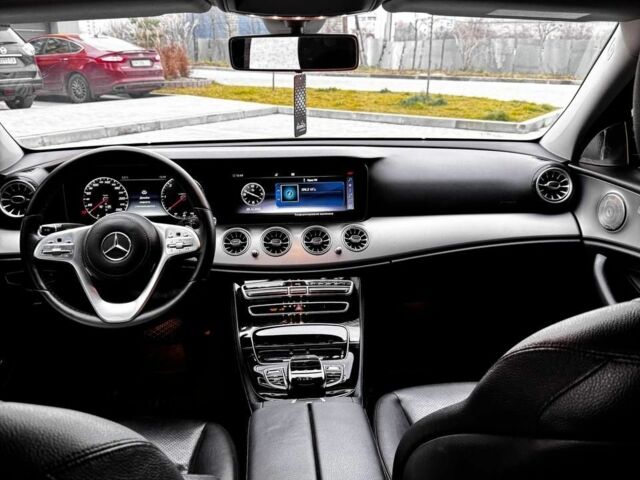 Чорний Мерседес 200, об'ємом двигуна 2 л та пробігом 405 тис. км за 22800 $, фото 5 на Automoto.ua