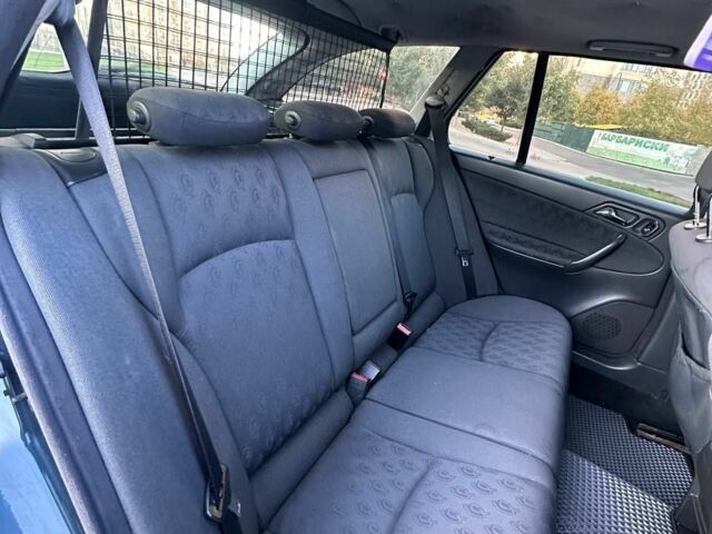 Черный Мерседес 200, объемом двигателя 2.7 л и пробегом 365 тыс. км за 4800 $, фото 6 на Automoto.ua