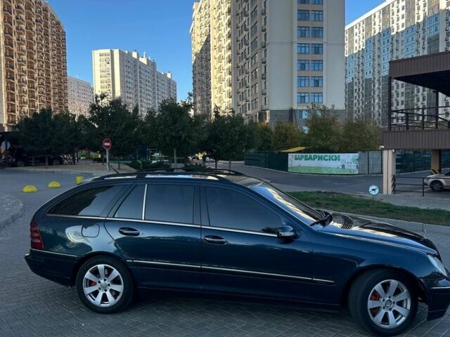 Черный Мерседес 200, объемом двигателя 2.7 л и пробегом 365 тыс. км за 4800 $, фото 4 на Automoto.ua