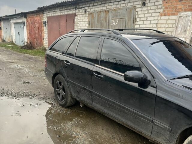 Черный Мерседес 200, объемом двигателя 2.1 л и пробегом 3 тыс. км за 2800 $, фото 1 на Automoto.ua