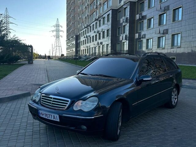 Черный Мерседес 200, объемом двигателя 2.7 л и пробегом 365 тыс. км за 4800 $, фото 1 на Automoto.ua