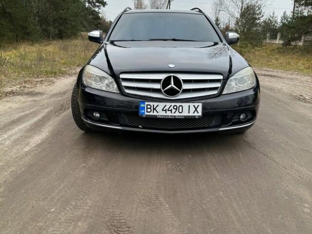 Чорний Мерседес 200, об'ємом двигуна 2.2 л та пробігом 310 тис. км за 8200 $, фото 2 на Automoto.ua