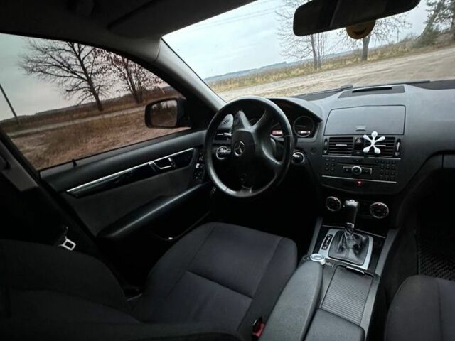 Чорний Мерседес 200, об'ємом двигуна 2.2 л та пробігом 310 тис. км за 8200 $, фото 13 на Automoto.ua