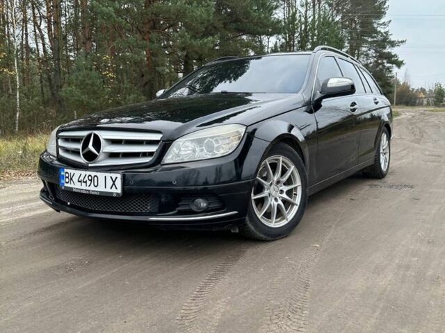 Чорний Мерседес 200, об'ємом двигуна 2.2 л та пробігом 310 тис. км за 8200 $, фото 3 на Automoto.ua