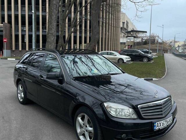 Черный Мерседес 200, объемом двигателя 2.1 л и пробегом 300 тыс. км за 6800 $, фото 1 на Automoto.ua