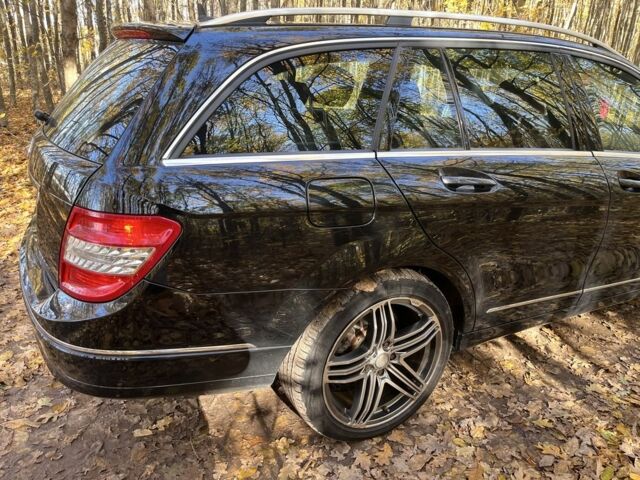 Черный Мерседес 200, объемом двигателя 2.1 л и пробегом 331 тыс. км за 7999 $, фото 16 на Automoto.ua