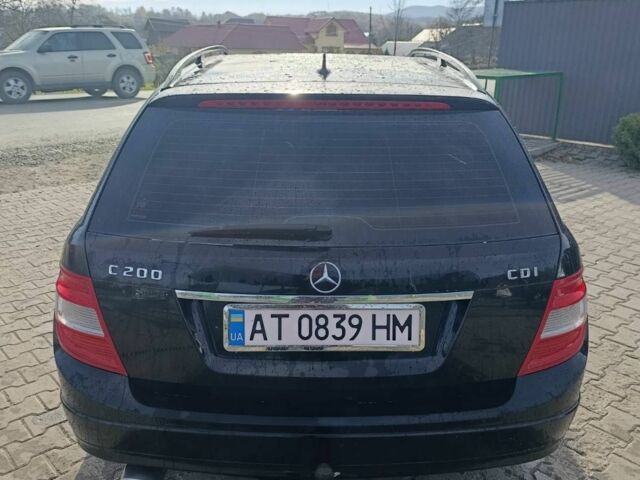 Черный Мерседес 200, объемом двигателя 2.1 л и пробегом 260 тыс. км за 8900 $, фото 2 на Automoto.ua