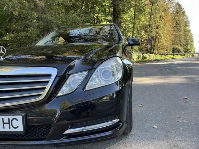 Чорний Мерседес 200, об'ємом двигуна 2.1 л та пробігом 297 тис. км за 12800 $, фото 4 на Automoto.ua