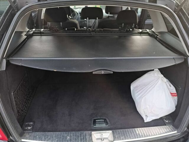 Черный Мерседес 200, объемом двигателя 2.1 л и пробегом 260 тыс. км за 8900 $, фото 4 на Automoto.ua