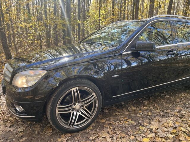 Черный Мерседес 200, объемом двигателя 2.1 л и пробегом 331 тыс. км за 7999 $, фото 14 на Automoto.ua