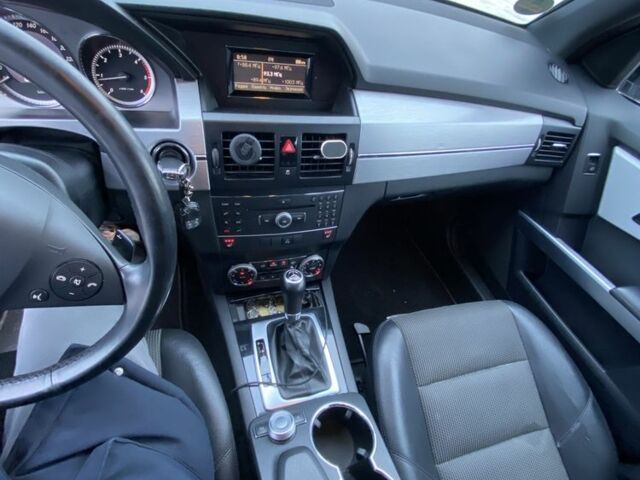 Черный Мерседес 200, объемом двигателя 2.1 л и пробегом 349 тыс. км за 14000 $, фото 7 на Automoto.ua