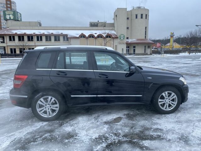 Черный Мерседес 200, объемом двигателя 2.1 л и пробегом 349 тыс. км за 14000 $, фото 2 на Automoto.ua