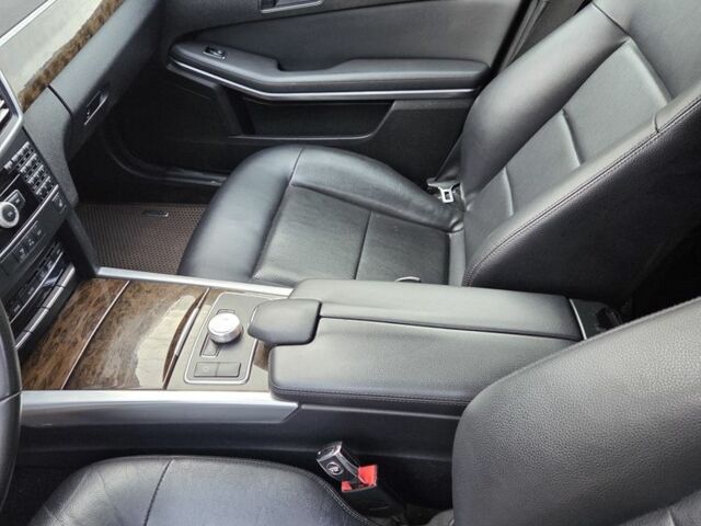 Черный Мерседес 200, объемом двигателя 2.1 л и пробегом 285 тыс. км за 249 $, фото 9 на Automoto.ua