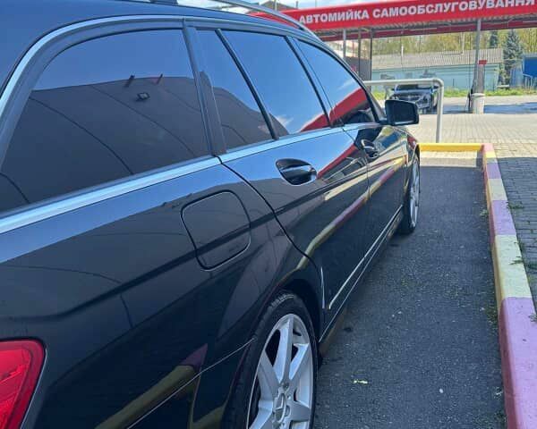 Черный Мерседес 200, объемом двигателя 2.1 л и пробегом 299 тыс. км за 10350 $, фото 3 на Automoto.ua