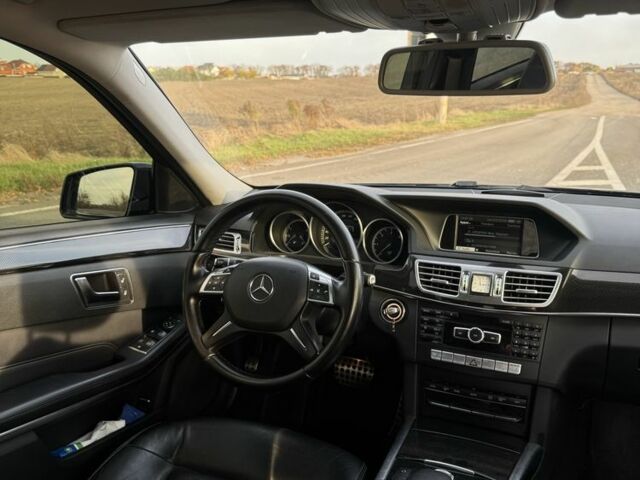 Черный Мерседес 200, объемом двигателя 2.1 л и пробегом 320 тыс. км за 13900 $, фото 3 на Automoto.ua