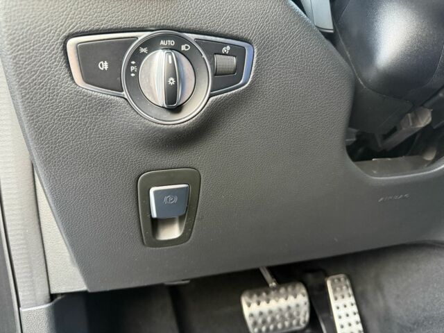 Черный Мерседес 200, объемом двигателя 0 л и пробегом 160 тыс. км за 33000 $, фото 17 на Automoto.ua