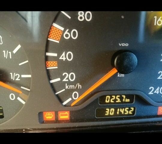 Мерседес 200 1998 в Черновцах на Automoto.ua Фиолетовый Мерседес 200, объемом двигателя 2 л и пробегом 301 тыс. км за 1850 $, фото 2 на Automoto.ua