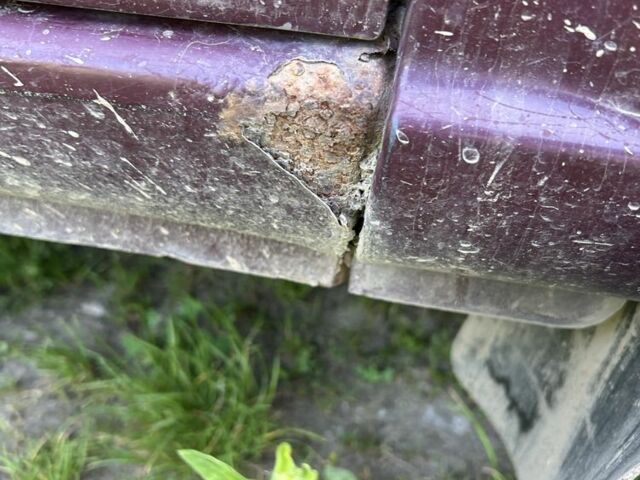 Красный Мерседес 200, объемом двигателя 2.2 л и пробегом 250 тыс. км за 5800 $, фото 2 на Automoto.ua