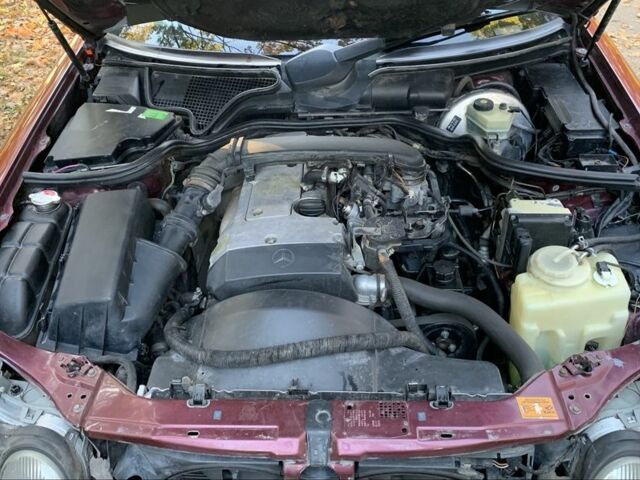 Червоний Мерседес 200, об'ємом двигуна 2 л та пробігом 370 тис. км за 2400 $, фото 7 на Automoto.ua