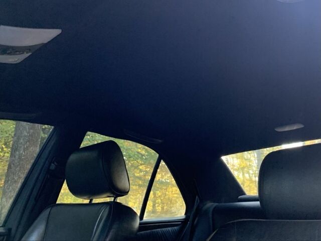 Червоний Мерседес 200, об'ємом двигуна 2 л та пробігом 370 тис. км за 2400 $, фото 5 на Automoto.ua