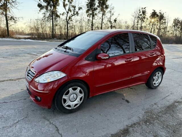 Красный Мерседес 200, объемом двигателя 2 л и пробегом 2 тыс. км за 5800 $, фото 7 на Automoto.ua