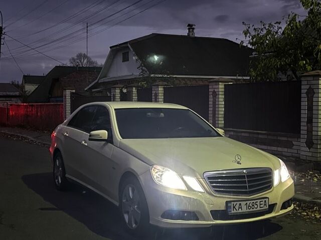 Жовтий Мерседес 200, об'ємом двигуна 2.1 л та пробігом 670 тис. км за 9999 $, фото 3 на Automoto.ua