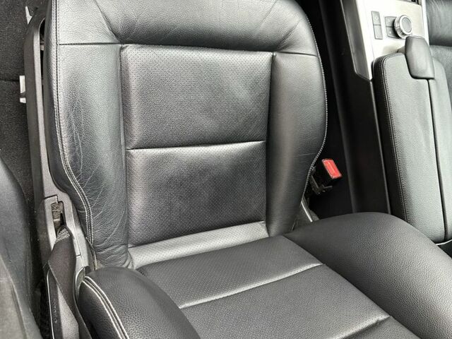 Желтый Мерседес 200, объемом двигателя 2.1 л и пробегом 270 тыс. км за 12900 $, фото 5 на Automoto.ua