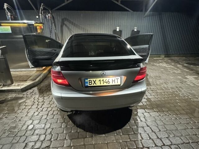 Серый Мерседес 200, объемом двигателя 2 л и пробегом 427 тыс. км за 3000 $, фото 4 на Automoto.ua