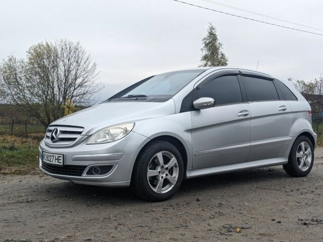 Серый Мерседес 200, объемом двигателя 2 л и пробегом 332 тыс. км за 6500 $, фото 2 на Automoto.ua