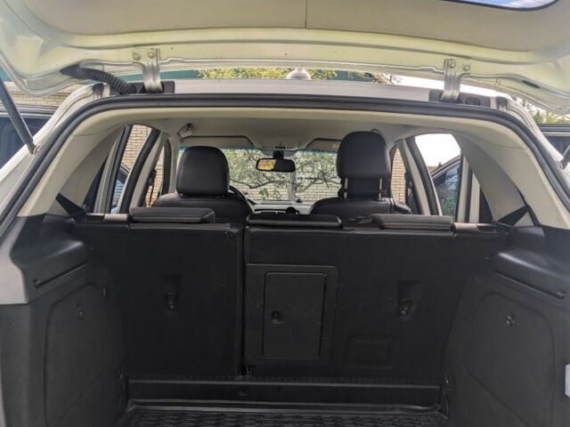 Серый Мерседес 200, объемом двигателя 2 л и пробегом 332 тыс. км за 6500 $, фото 6 на Automoto.ua