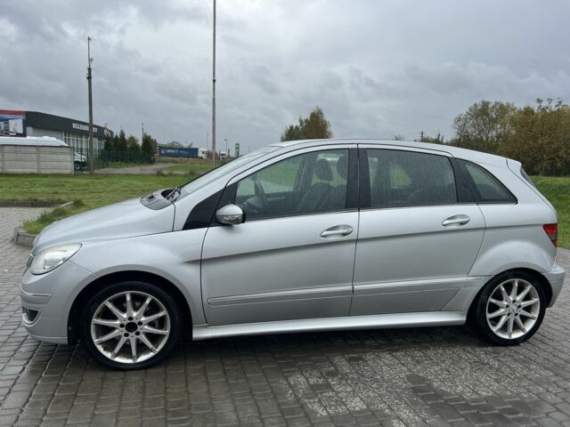 Серый Мерседес 200, объемом двигателя 2 л и пробегом 212 тыс. км за 6000 $, фото 2 на Automoto.ua