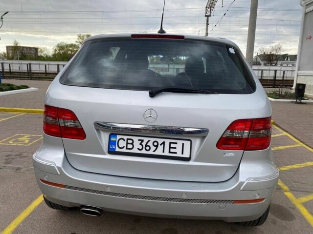 Серый Мерседес 200, объемом двигателя 2 л и пробегом 300 тыс. км за 6200 $, фото 1 на Automoto.ua