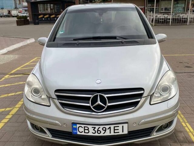 Серый Мерседес 200, объемом двигателя 2 л и пробегом 300 тыс. км за 6200 $, фото 5 на Automoto.ua