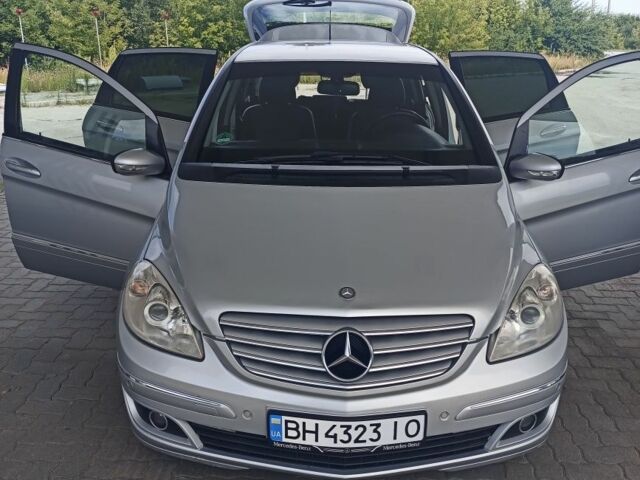 Серый Мерседес 200, объемом двигателя 2 л и пробегом 240 тыс. км за 6500 $, фото 14 на Automoto.ua