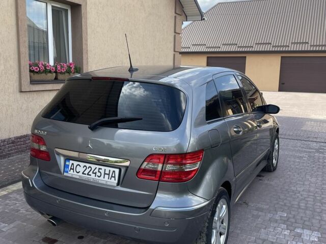 Сірий Мерседес 200, об'ємом двигуна 2 л та пробігом 276 тис. км за 7100 $, фото 2 на Automoto.ua